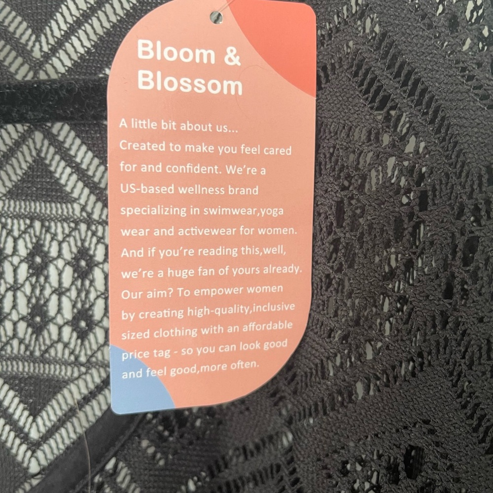 New tags on swimsuit cover up 1XL - black